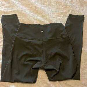 Lululemon Wunder Under 25” - Size 8. Dark Olive.